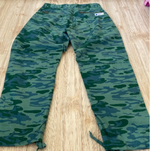 Undefeated Ripstop Cargo Pants in a green and blue camouflage pattern size 30 - Picture 3 of 4
